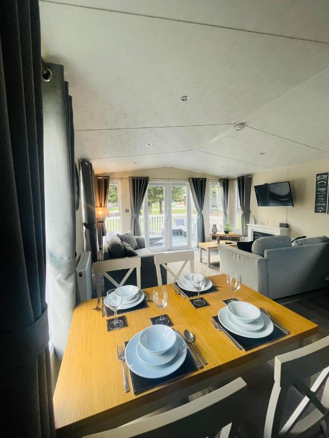 Buttermere Lodge With Hot Tub Barmby on the Moor Exterior photo